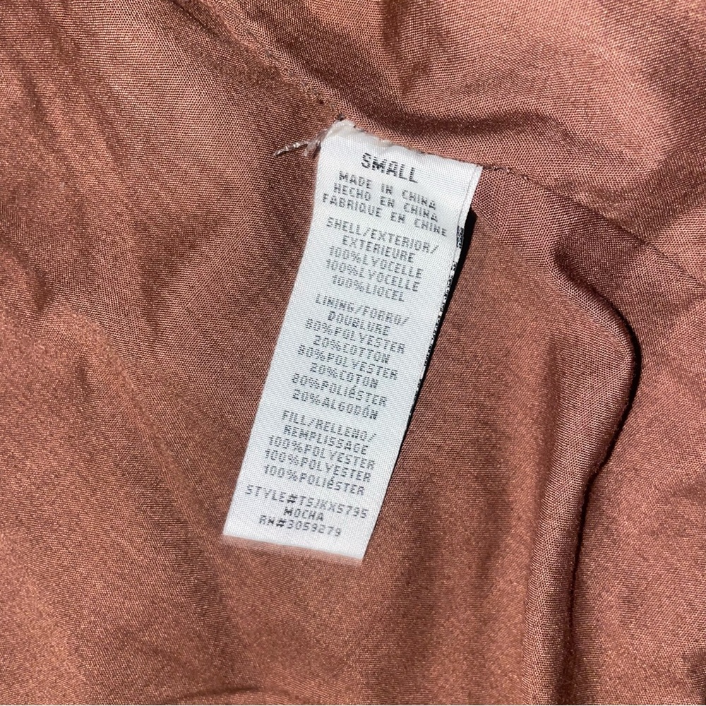 Thread & Supply Kensington Vest - Picture 7 of 12